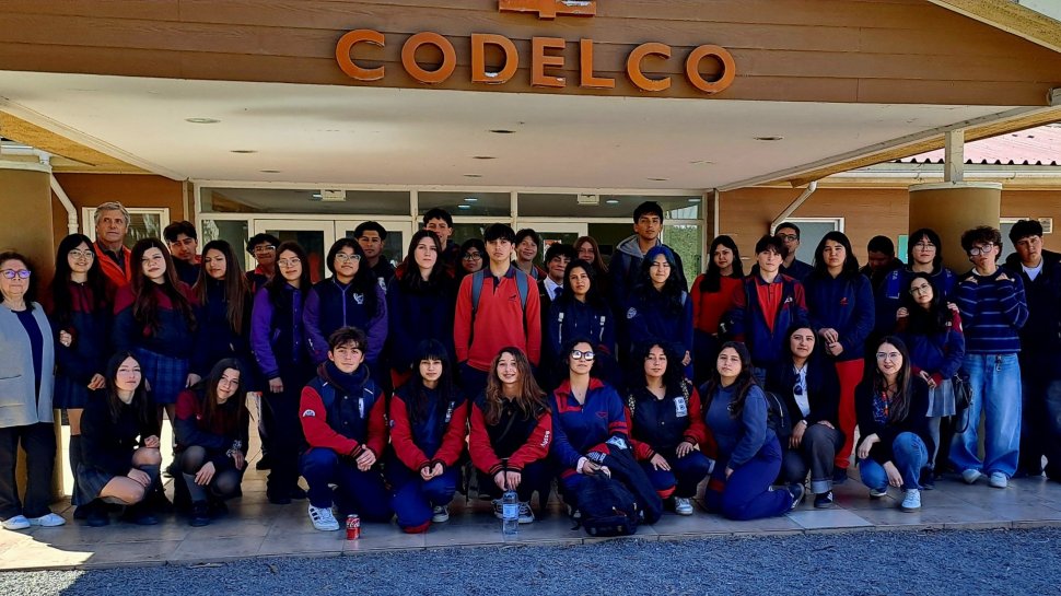 112 jóvenes de Quintero y Puchuncaví egresan de programas de Codelco Ventanas que apoyan su ingreso a la Educación Superior
