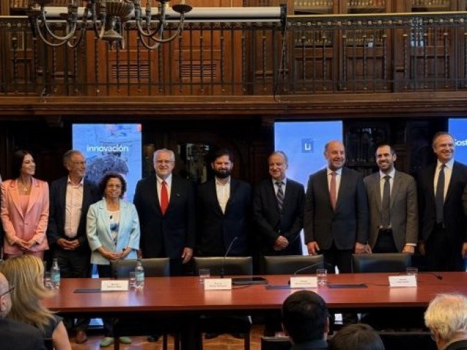 Chile da un paso histórico: se materializa NovaAndino Litio, la sociedad conjunta Codelco-SQM para el desarrollo del litio en el Salar de Atacama