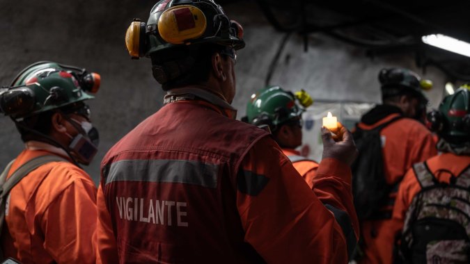A un año del accidente en El Teniente, Codelco recordó a trabajadores fallecidos y reafirmó su compromiso con la seguridad